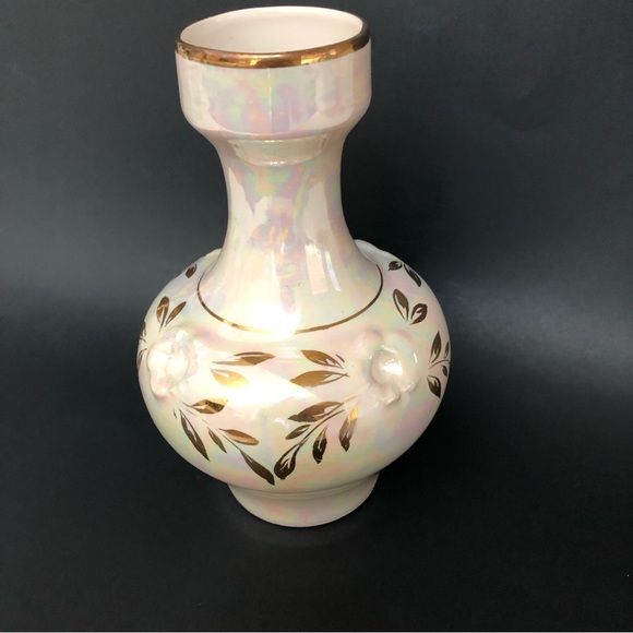 Halbach Geschenke German Creme Vase with Gold Trim - Picture 6 of 16